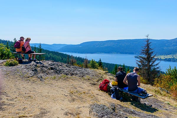 Wandern mit Blick auf den Schluchsee